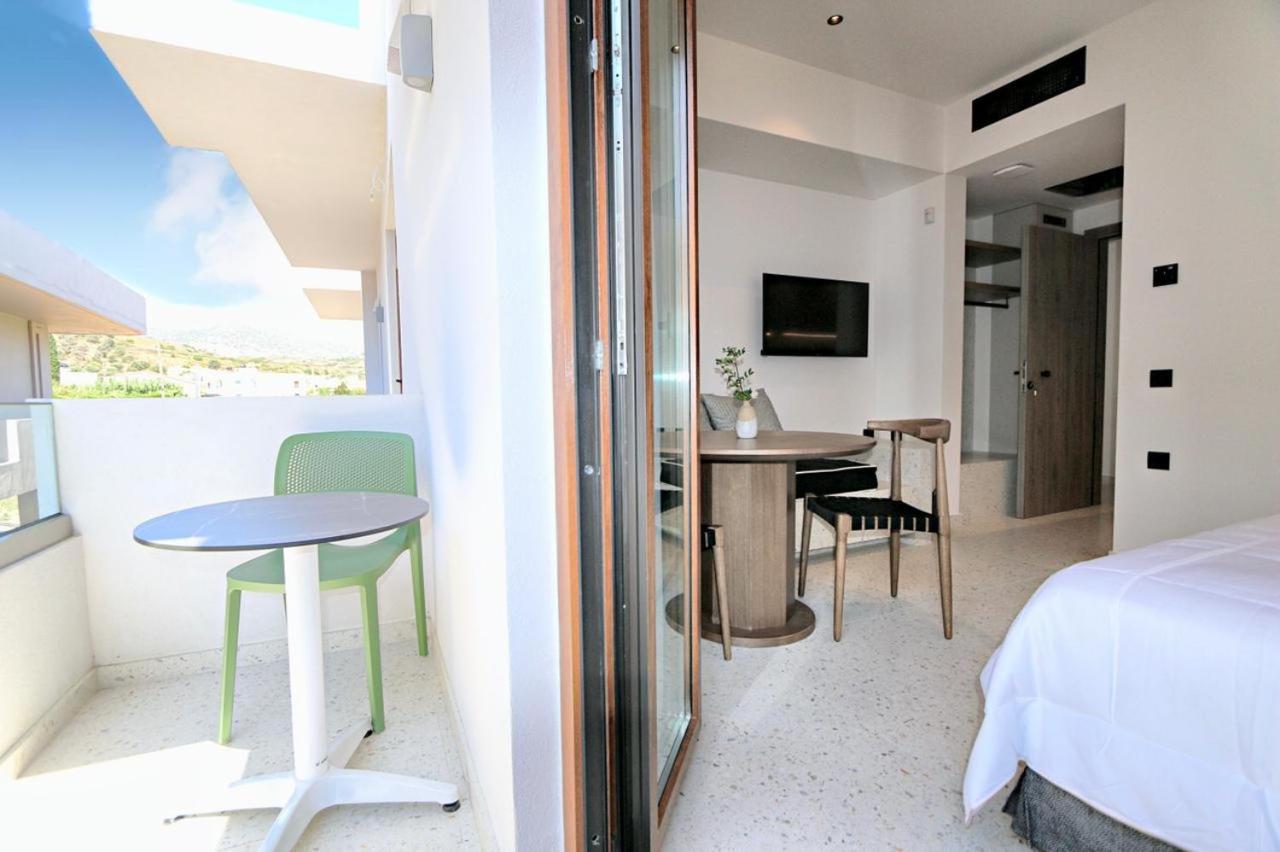 Elmaral Living Experience "Adults Only" Apartment อาเยีย เปลาเยีย ภายนอก รูปภาพ