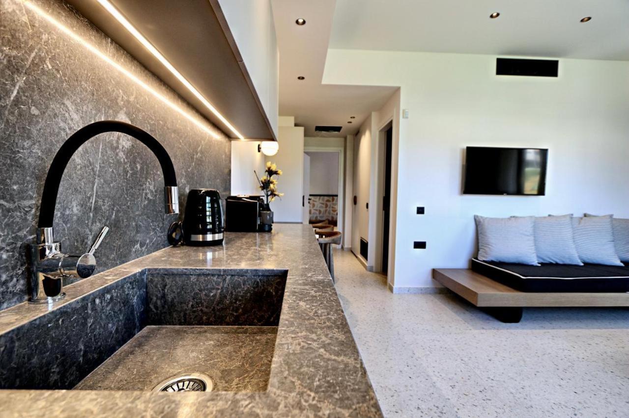 Elmaral Living Experience "Adults Only" Apartment อาเยีย เปลาเยีย ภายนอก รูปภาพ